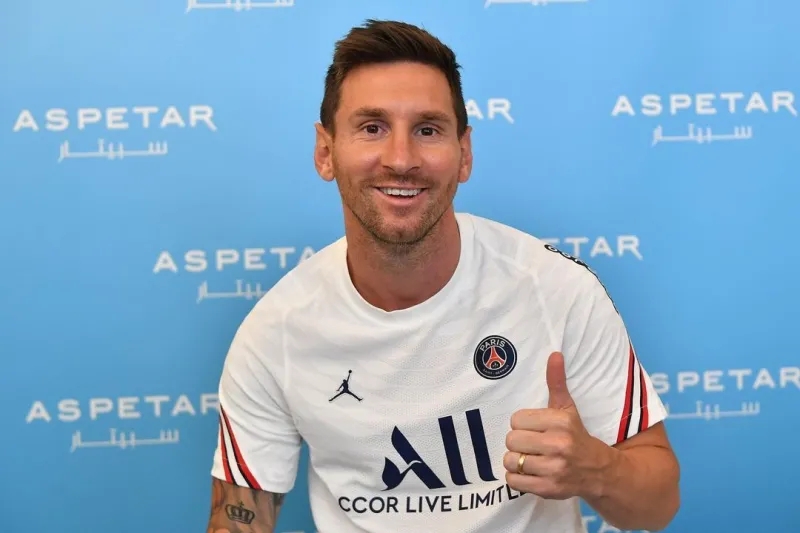 أنطوان غريزمان يقود برشلونة لانتصار تاريخي 5-2 على ريال بيتيس في الدوري الإسباني