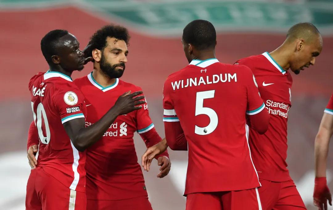 أنقذ كافاني باريس سان جيرمان من أول هزيمة في الدوري الفرنسي بتسجيله هدفاً في الوقت القاتل
